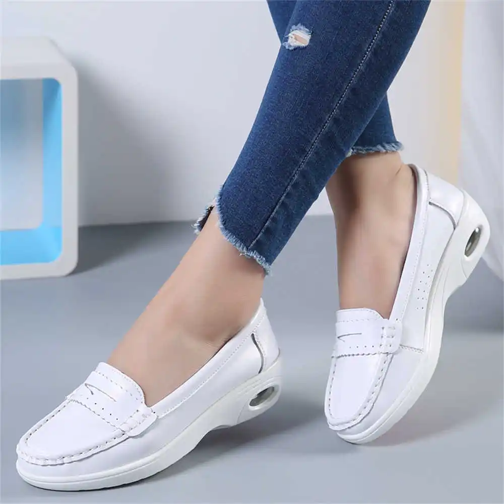 Thick Sole Slipon White Traine - Streetwear Brand In Vietnam のレビューと価格
