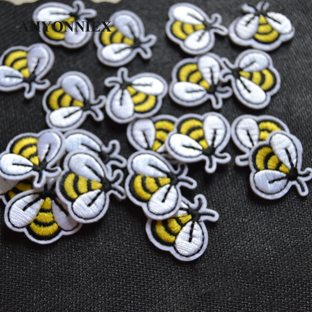 10pcs/lot Small Yellow Bee Pat - Streetwear Brand Stickers のレビューと価格