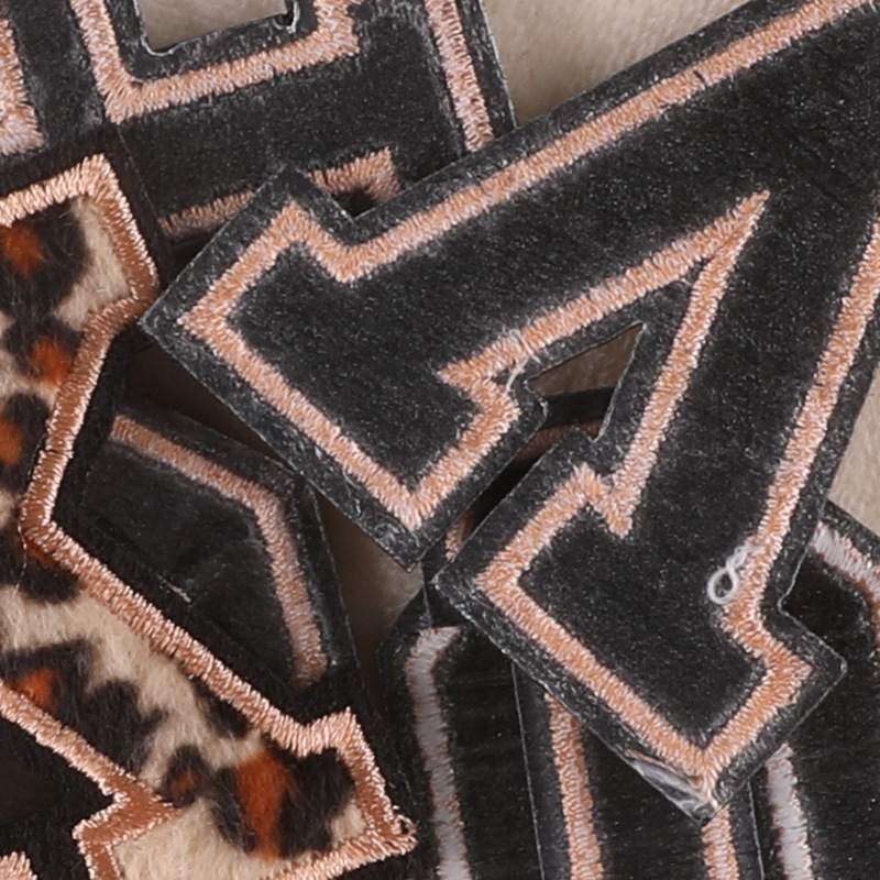Carnival Leopard Print Letters - Streetwear Brand Stickers のレビューと価格